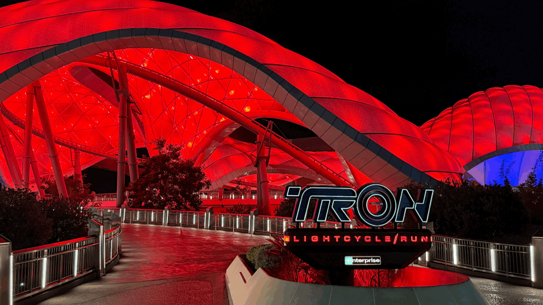 new-tron:-ares-ride-overlay-announced-for-tron-attractions