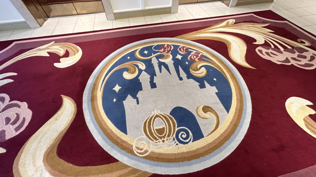 photo-tour:-explore-the-themed-disney-wish stateroom-hallways