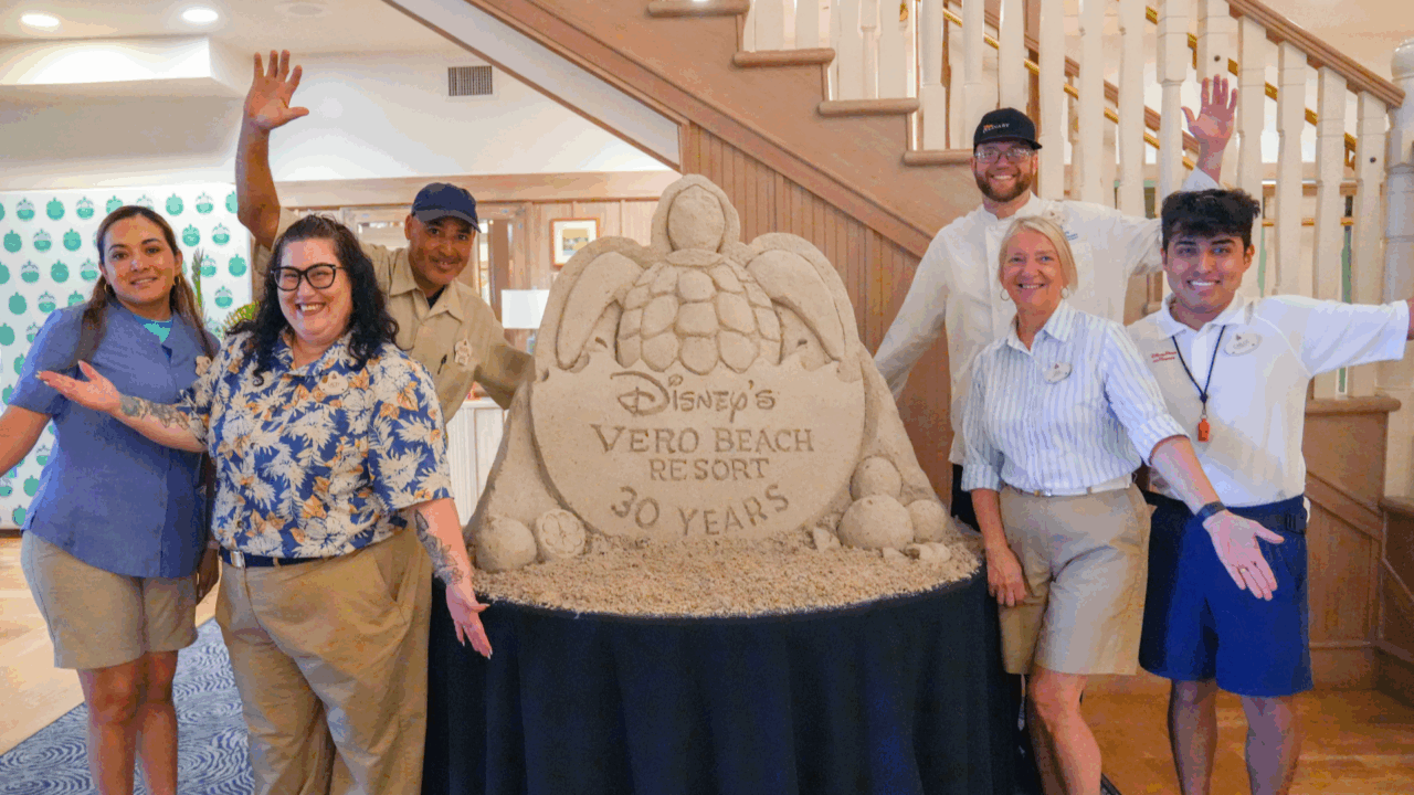 cast-members-celebrate-30-years-of-disney’s-vero-beach-resort