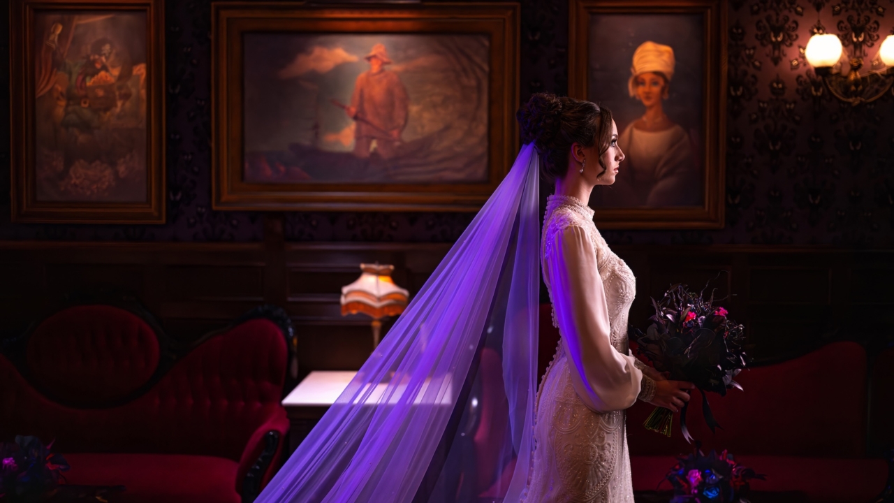 haunted-mansion-parlor:-a-spirited-place-to-say-“i-do”  