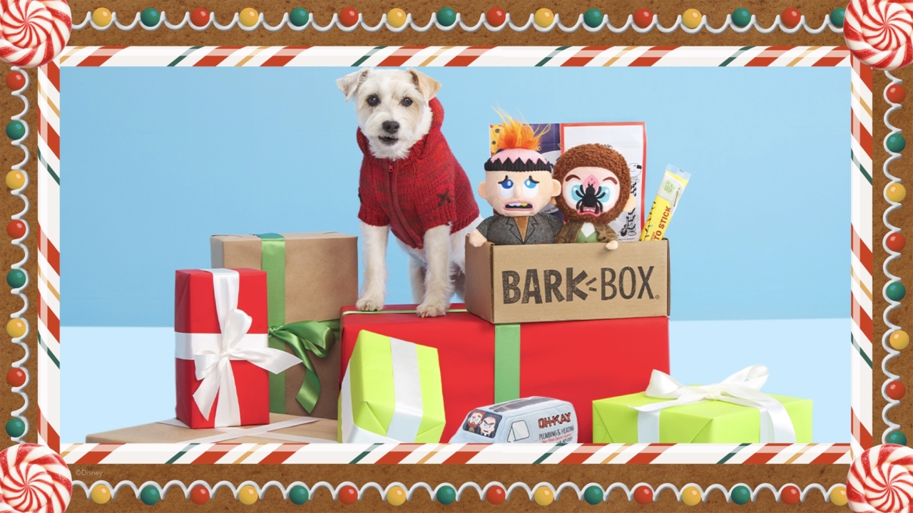 2025-gift-guide:-playful-disney-presents-for-animal-lovers-and-their-petsÂ