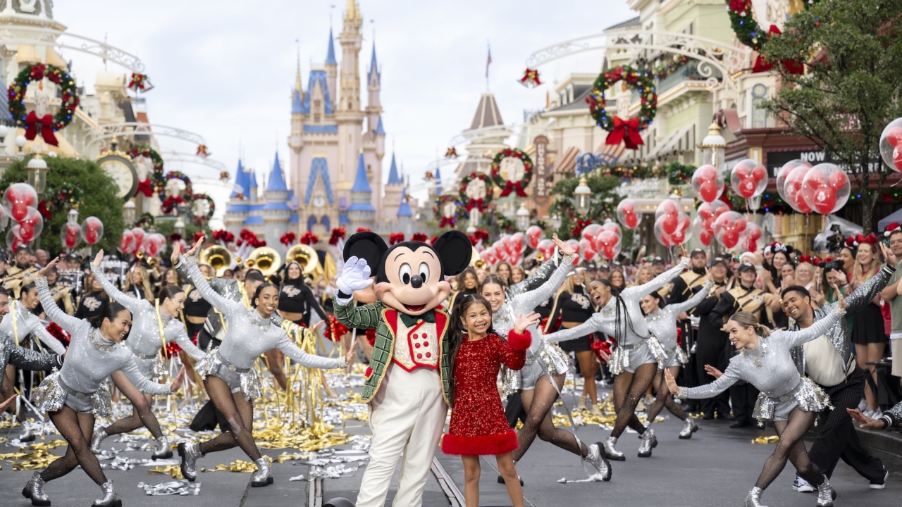 details-announced-for-the-2025-disney-parks-magical-christmas-day-parade