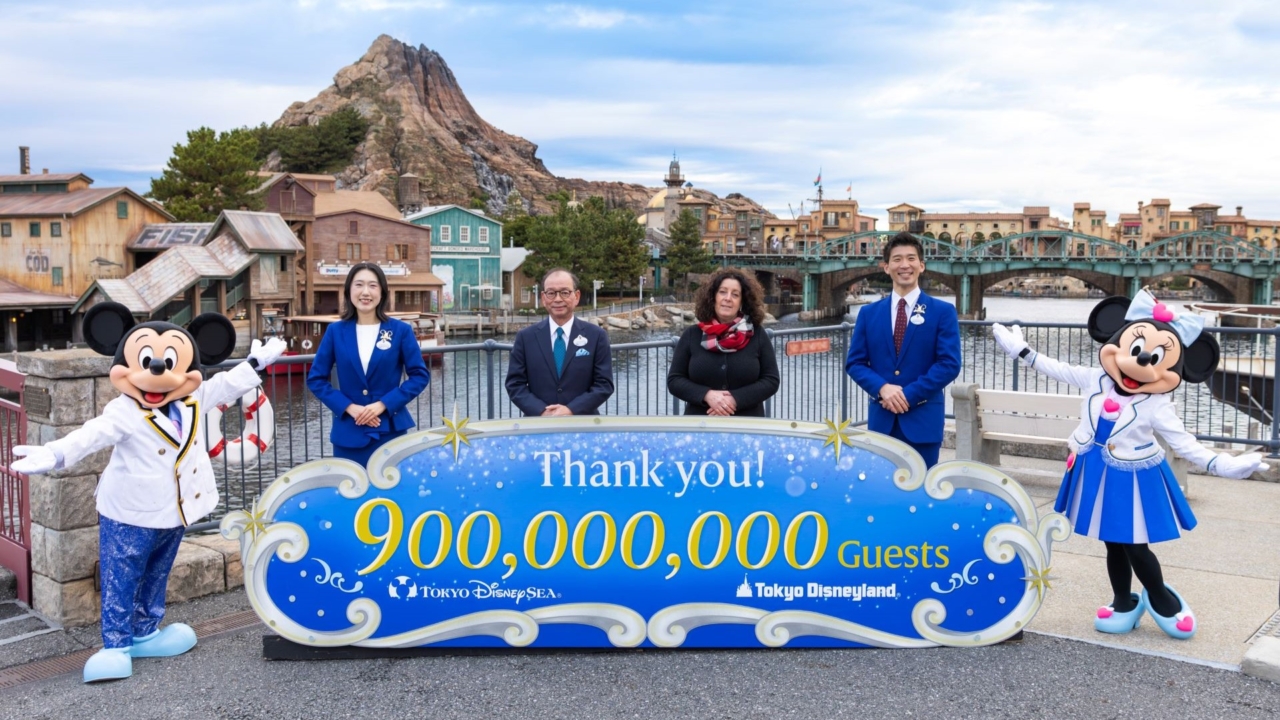 tokyo-disney-resort-welcomes-900-millionth-guest