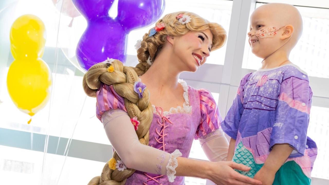disney-and-starlight-bring-a-princess-celebration-to-adventhealth-for-children’s-patients