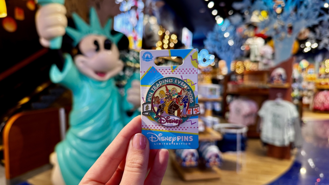 inside-the-disney-store-times-square-retro-pin-event