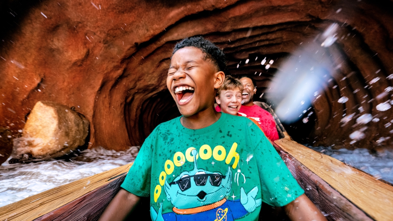 ultimate-summer-at-disneyland:-deals-and-things-to-do