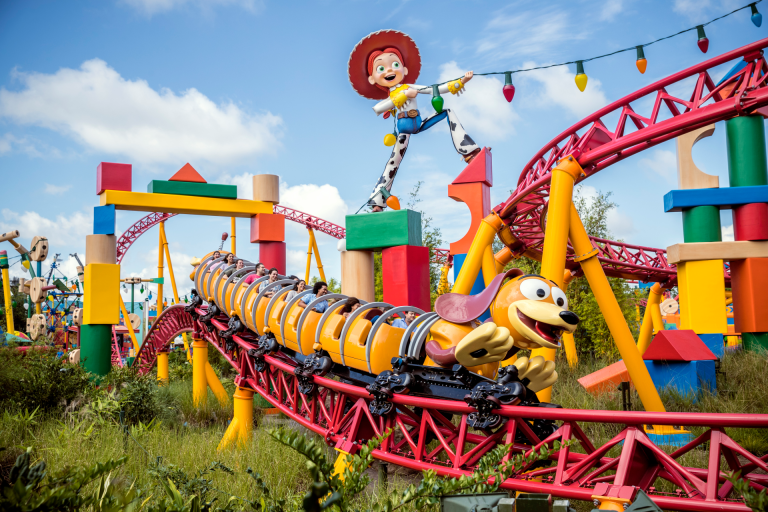 hidden-details-and-easter-eggs-in-toy-story-land-at-disney’s-hollywood-studios