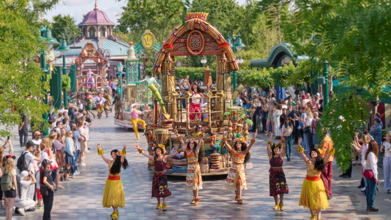 disney-princess-cavalcade-debuts-at-disneyland-paris